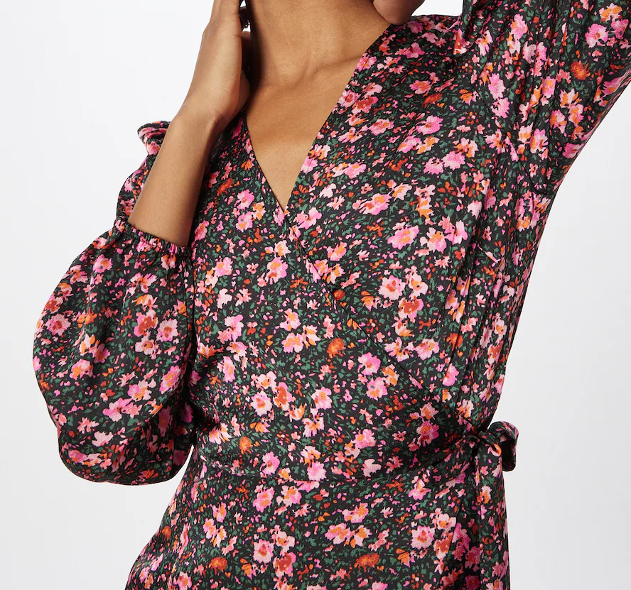 Zavinovací šaty Pieces